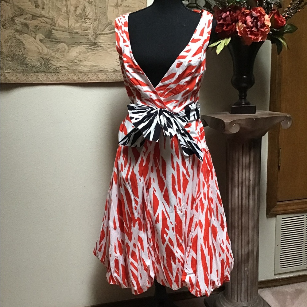Diane Von Furstenberg Red and White V-Neck Fit and Flare Midi Dress - Picture 4 of 16